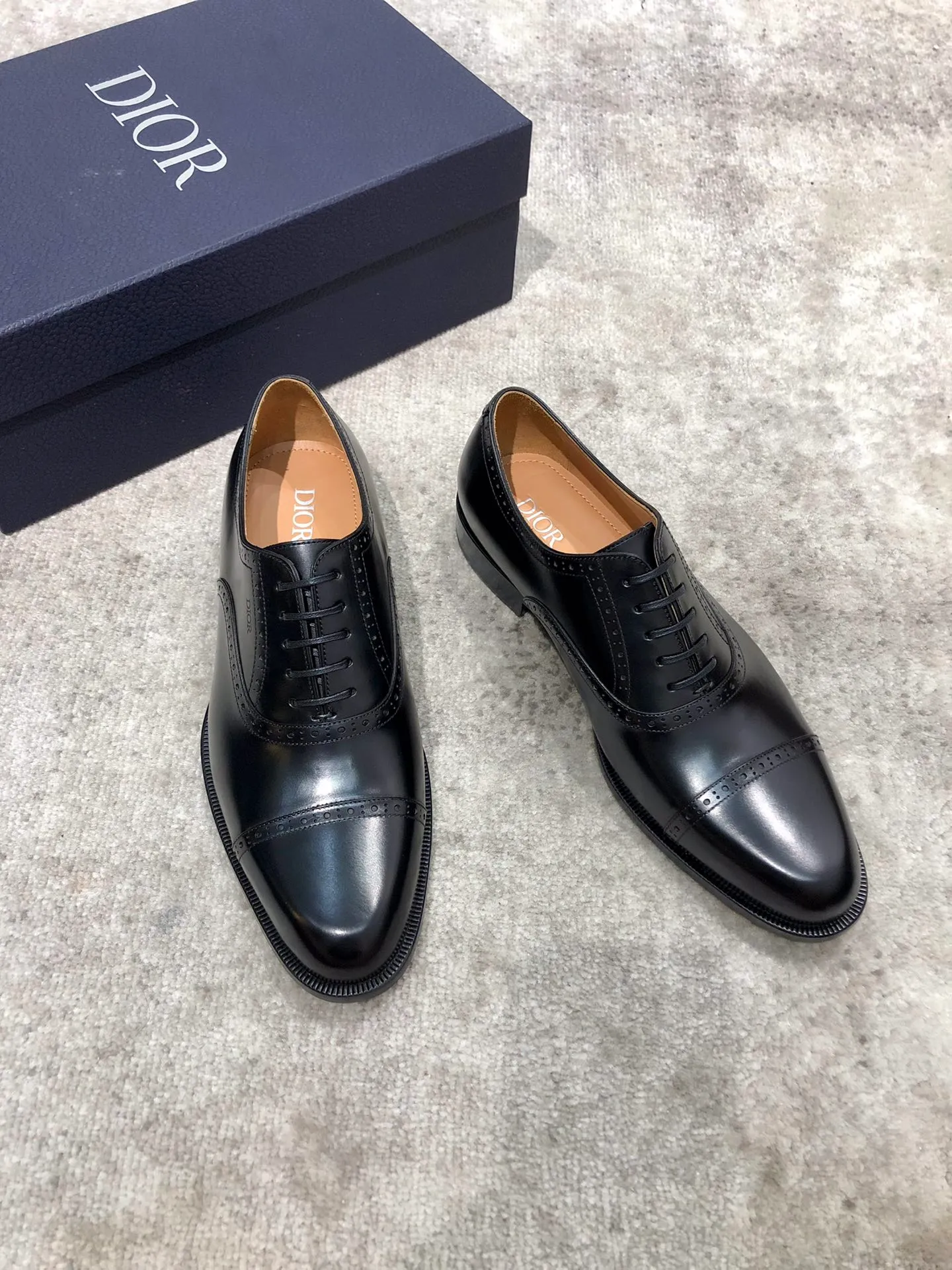 Men's shoes 💰960 Dior's new counters are on sale at the same time, with imported cowhide uppers, water-dyed cowhide lining, genuine leather outsole, impeccable details, standard size 38-44,
